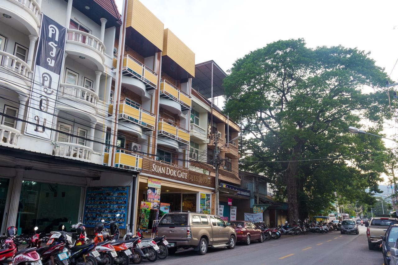 Suan Dok Gate Guesthouse Чиангмай Экстерьер фото