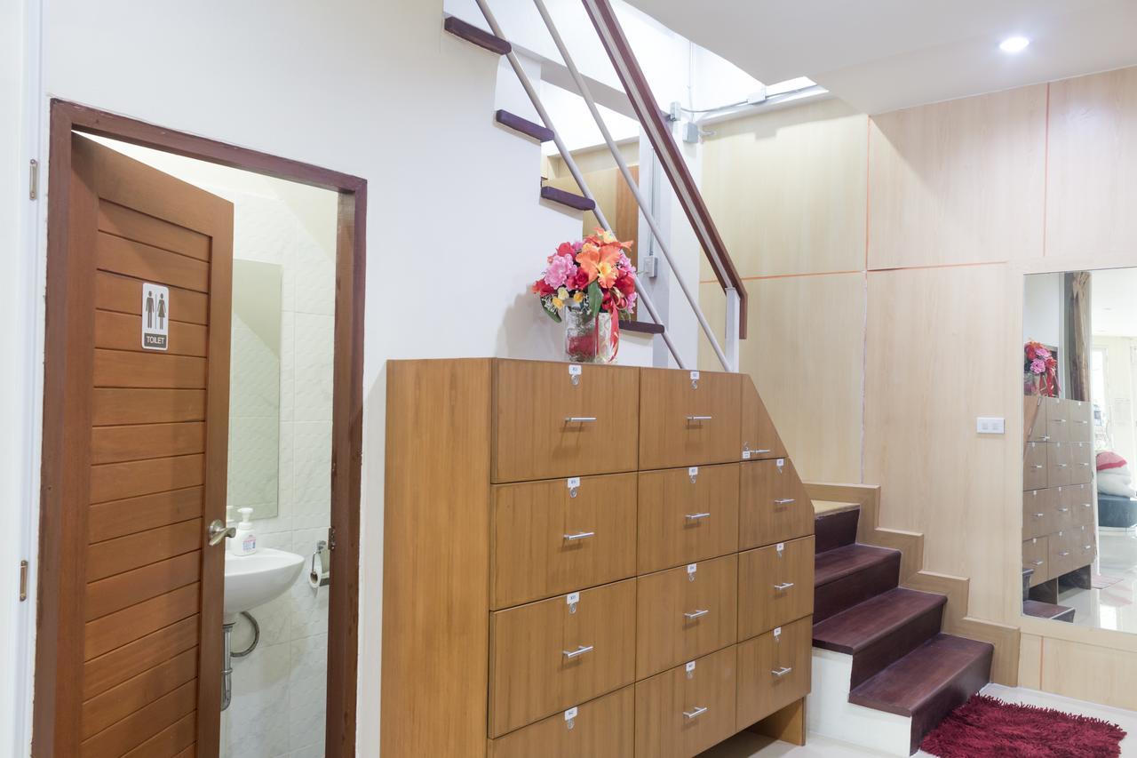 Suan Dok Gate Guesthouse Чиангмай Экстерьер фото