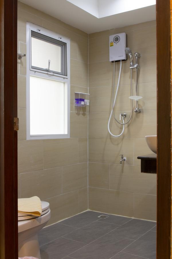 Suan Dok Gate Guesthouse Чиангмай Экстерьер фото