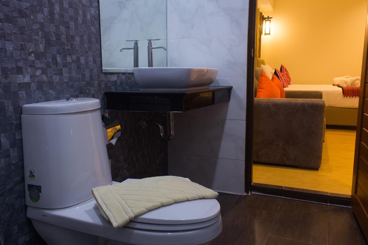 Suan Dok Gate Guesthouse Чиангмай Экстерьер фото