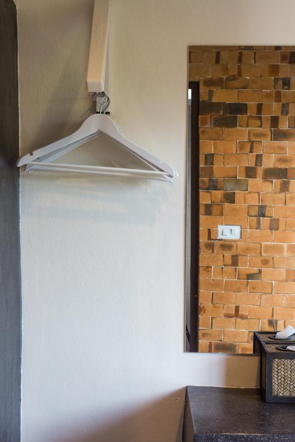 Suan Dok Gate Guesthouse Чиангмай Экстерьер фото