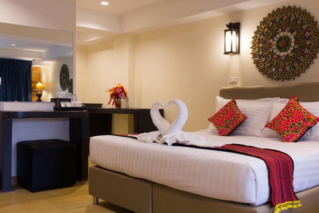 Suan Dok Gate Guesthouse Чиангмай Экстерьер фото