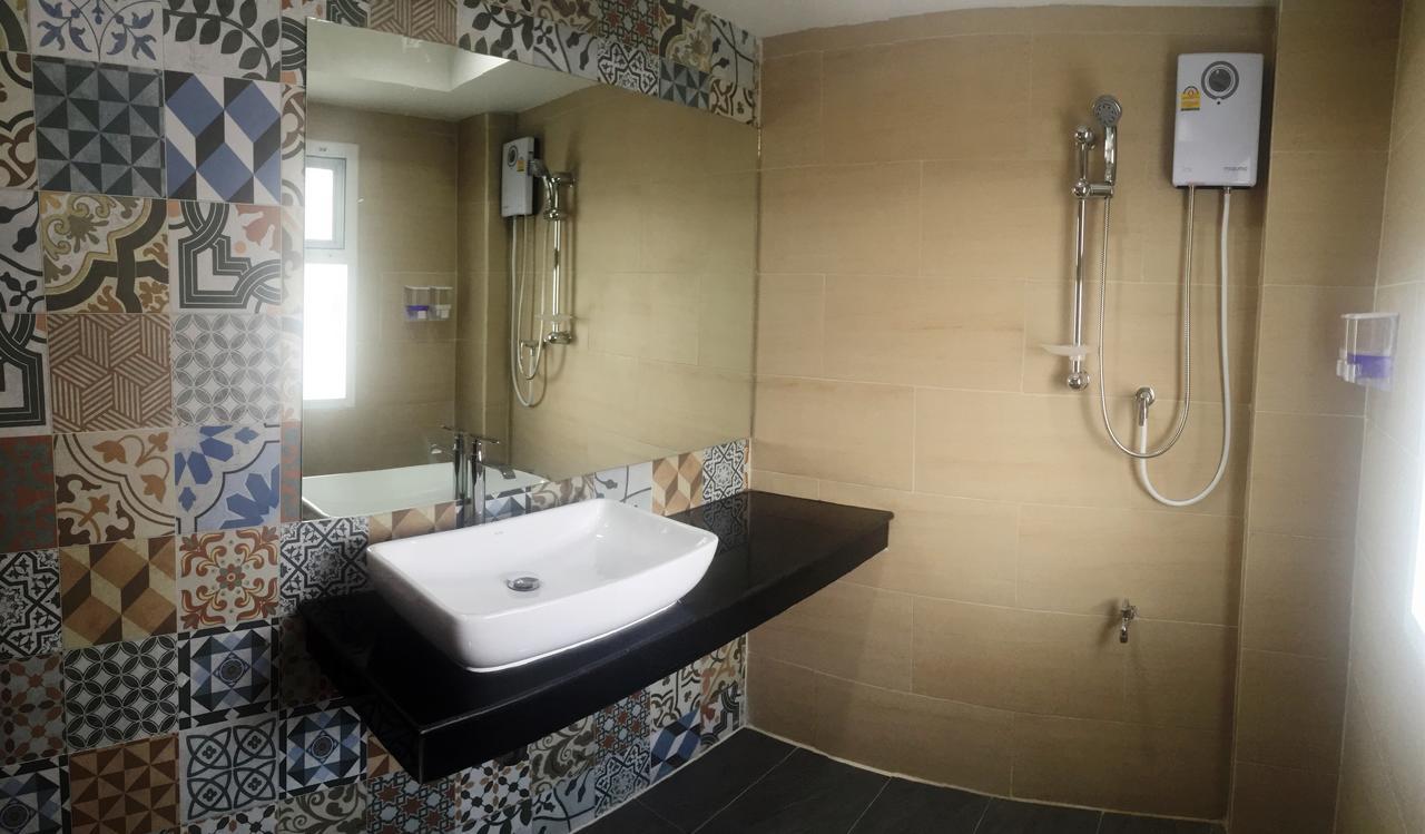 Suan Dok Gate Guesthouse Чиангмай Экстерьер фото
