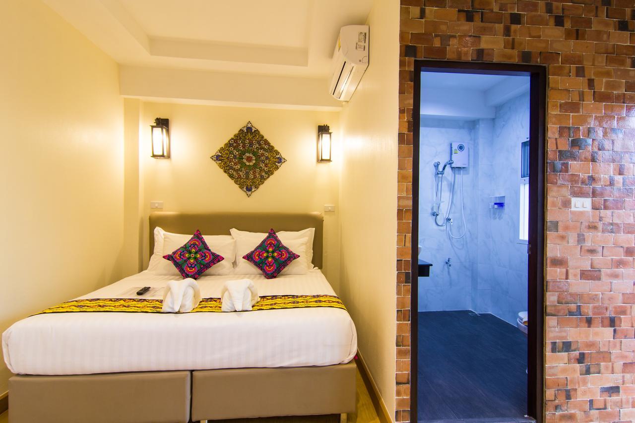 Suan Dok Gate Guesthouse Чиангмай Экстерьер фото