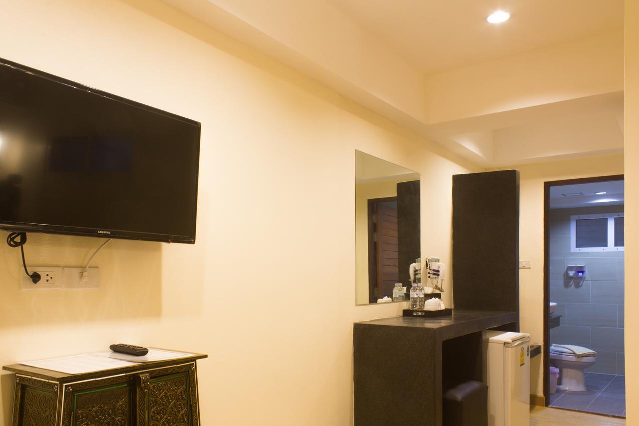 Suan Dok Gate Guesthouse Чиангмай Экстерьер фото